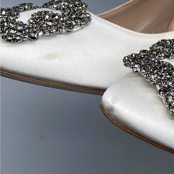 Manolo Blahnik Hangisi 70MM Crystal Buckle Satin Pumps size 37 - Picture 12 of 16